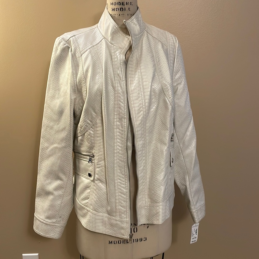 Roz & Ali faux leather animal print cream jacket with lining